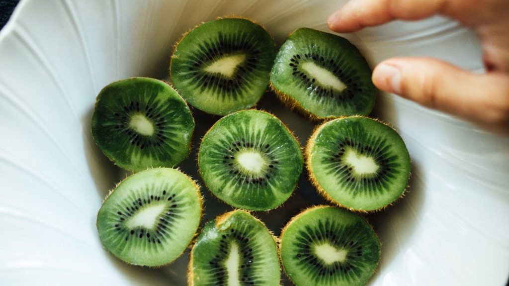 Close up of sliced kiwis